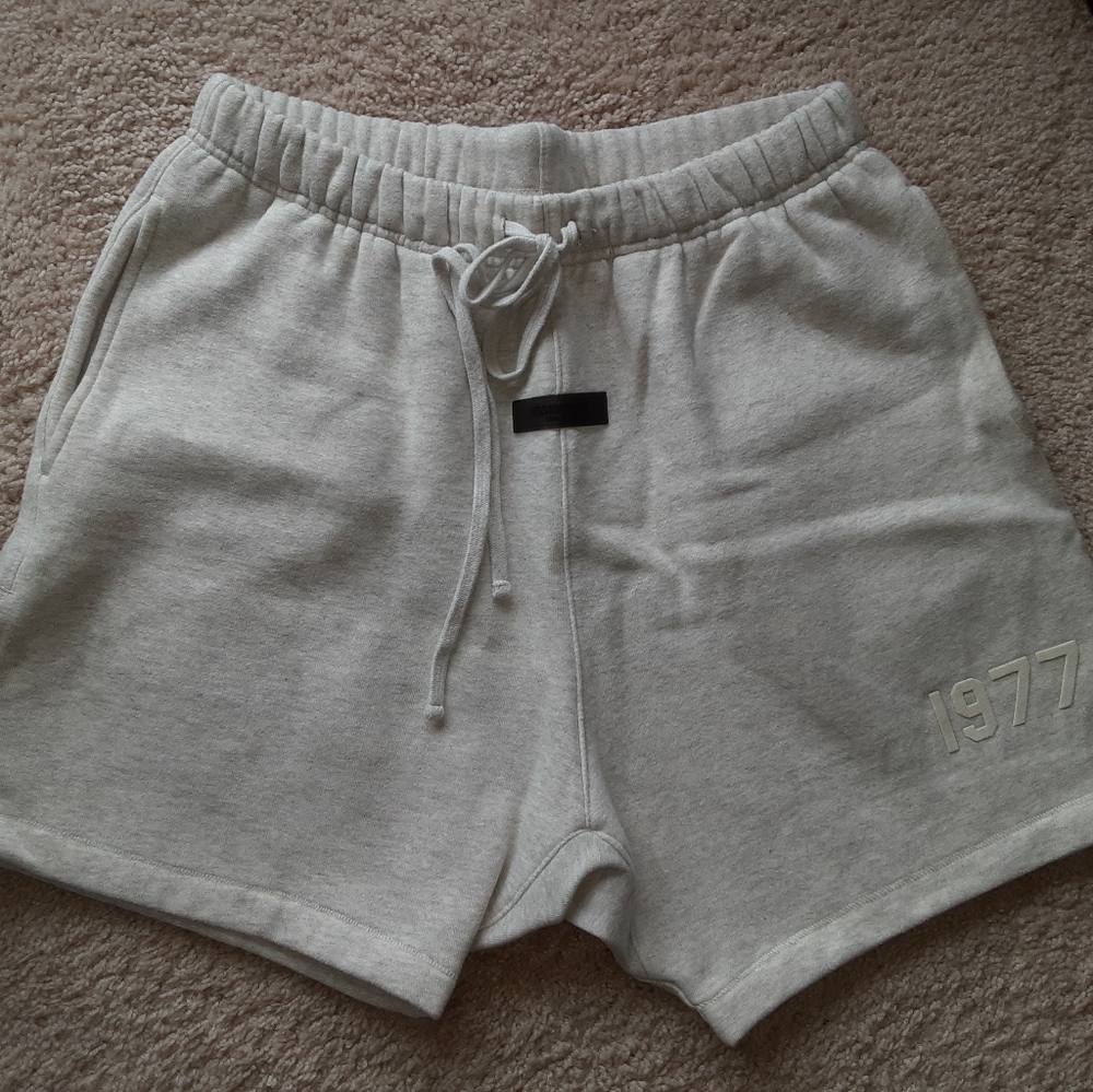 MEN'S ESSENTIALS FEAR OF GOD SHORTS